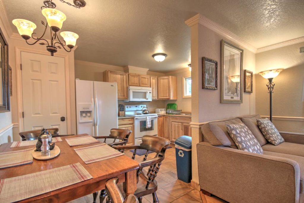 Gardiner, MT Suites near Yellowstone Yellowstone Gateway Inn