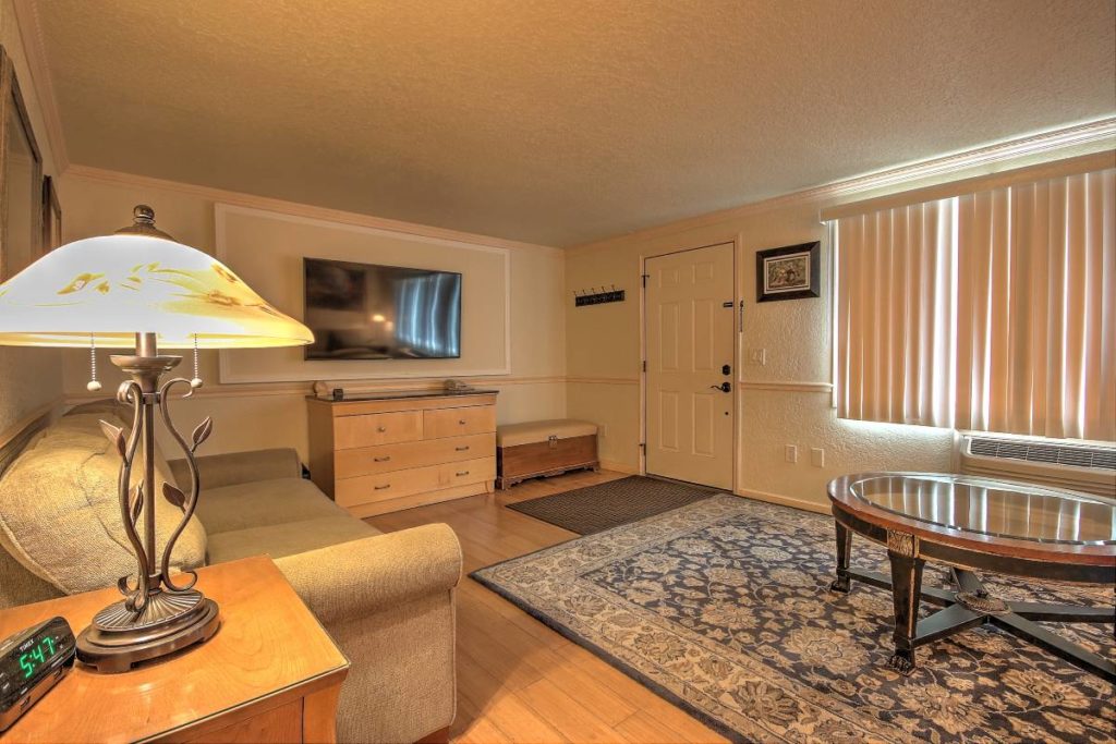 Gardiner, MT Suites near Yellowstone Yellowstone Gateway Inn