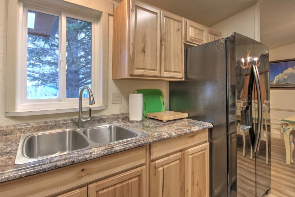 Vacation Rentals Gardiner, MT Hotel near Yellowstone Yellowstone Gateway Inn